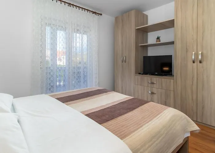 شقة App 4+1 S Dvije Spavace Sobe سيلتسي