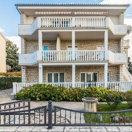 App 4+1 S Dvije Spavace Sobe Apartman *