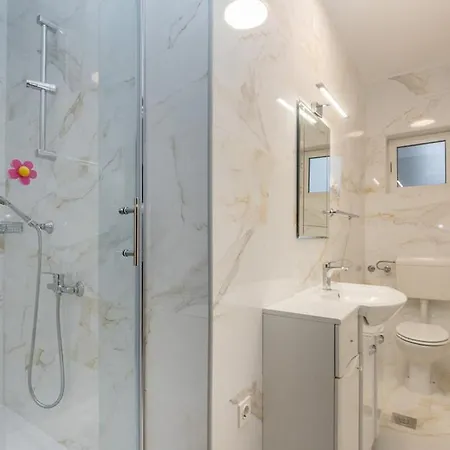 App 4+1 S Dvije Spavace Sobe Selce