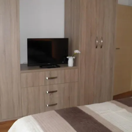 Appartement App 4+1 S Dvije Spavace Sobe *