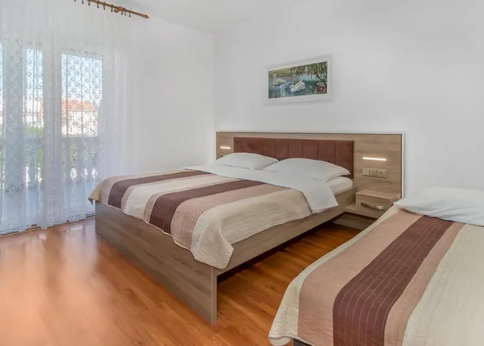 App 4+1 S Dvije Spavace Sobe Appartement